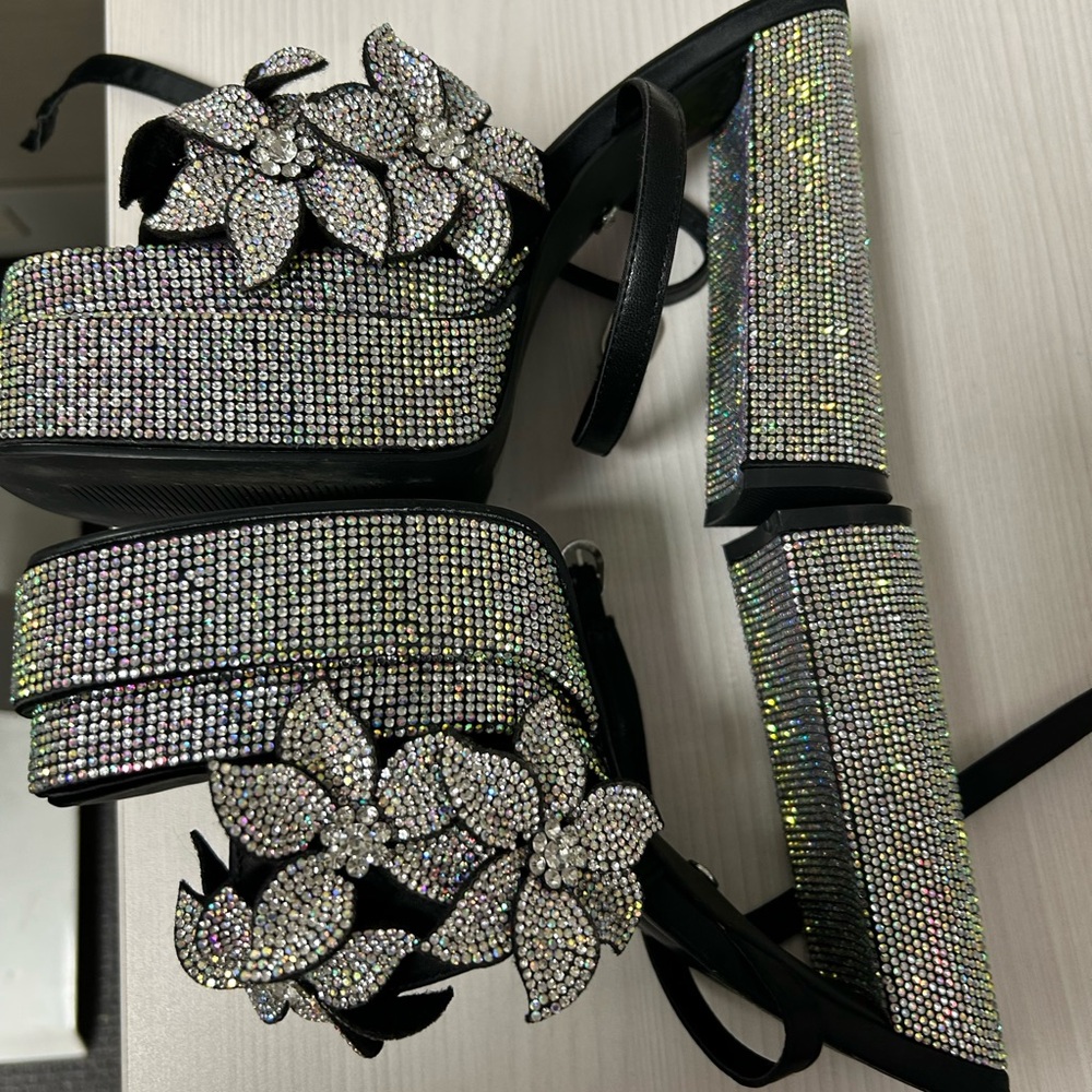 Azalea Wang Teille Embellished Flower Crystal Platform Heels NWOB - Picture 8 of 12
